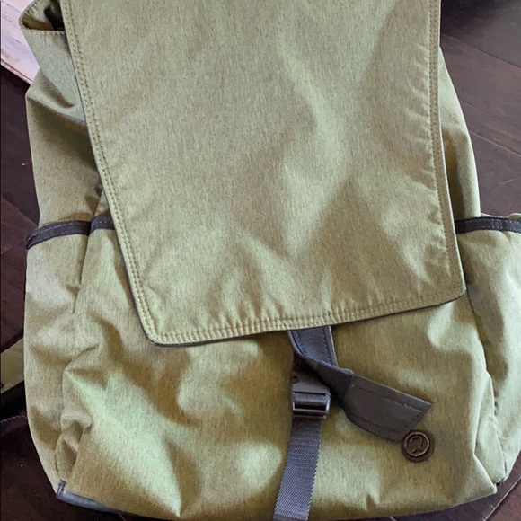 Lululemon Urbanite Backpack - Picture 2 of 5